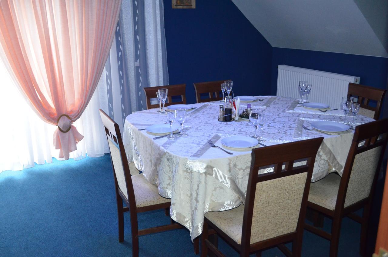 Hotel Fiyesta Starokostyantyniv Zewnętrze zdjęcie