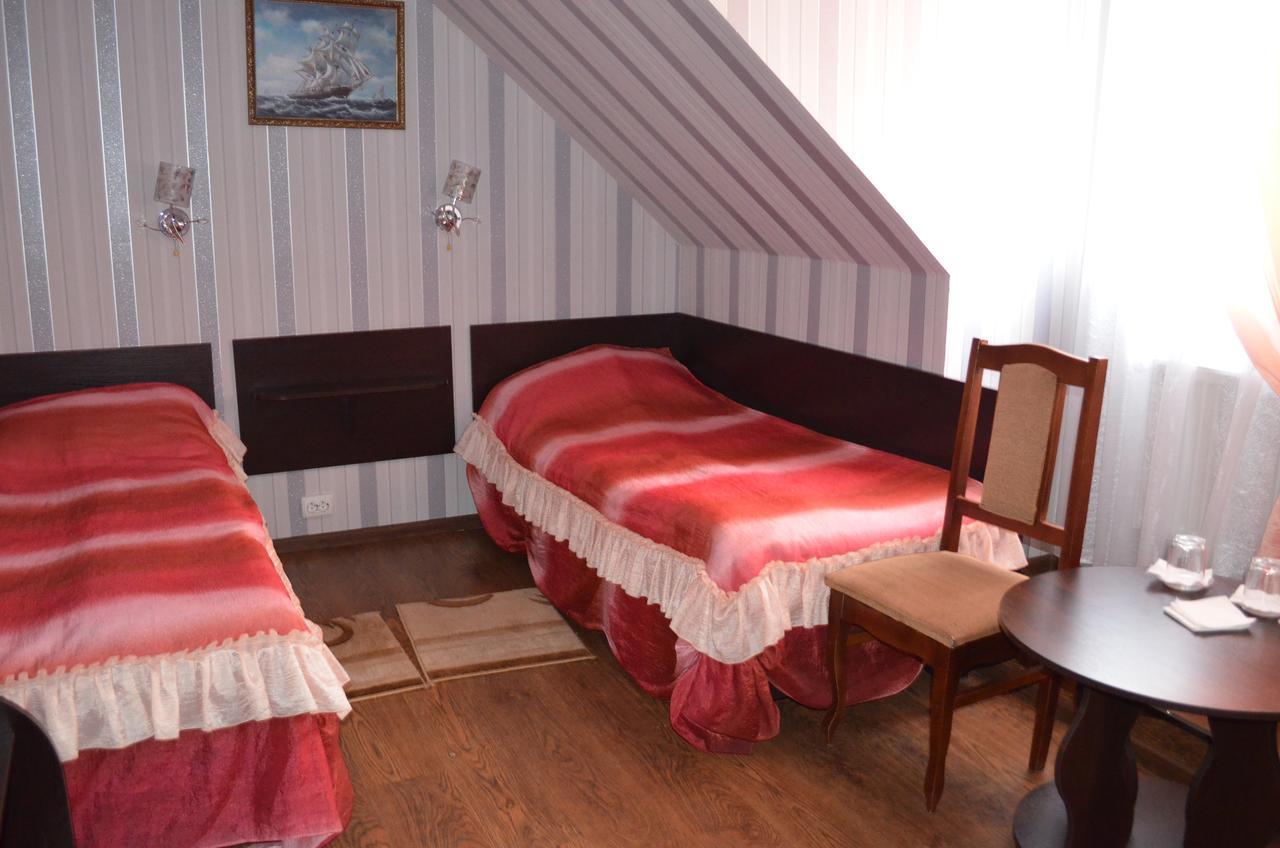 Hotel Fiyesta Starokostyantyniv Zewnętrze zdjęcie