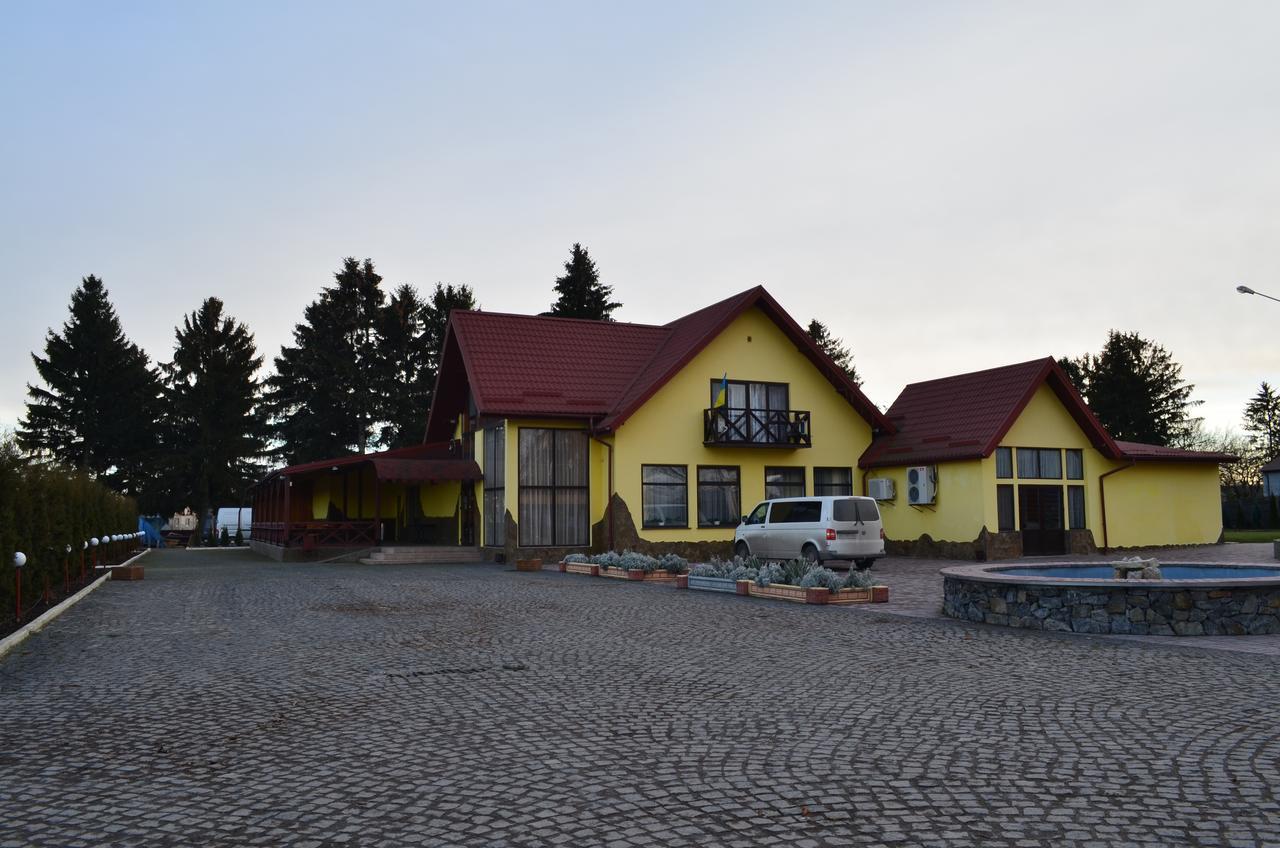 Hotel Fiyesta Starokostyantyniv Zewnętrze zdjęcie