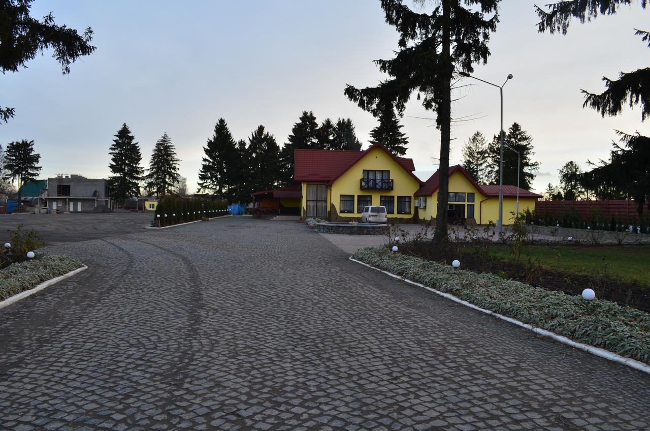 Hotel Fiyesta Starokostyantyniv Zewnętrze zdjęcie